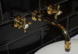 small bathroom elegant detail faucet